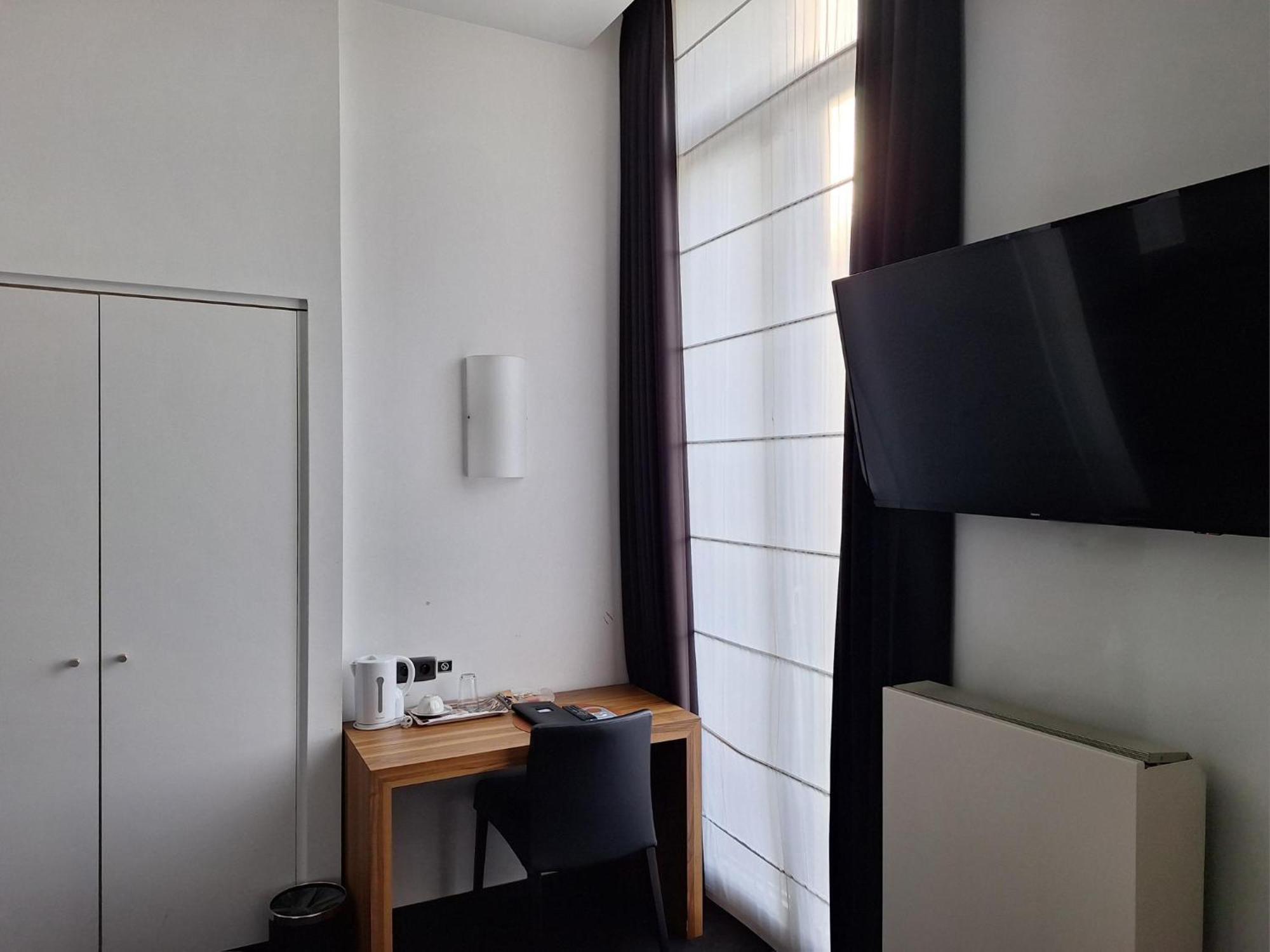 Hotel St James 몽스 외부 사진