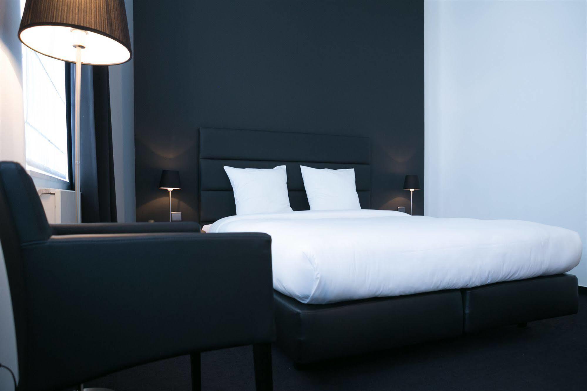 Hotel St James 몽스 외부 사진