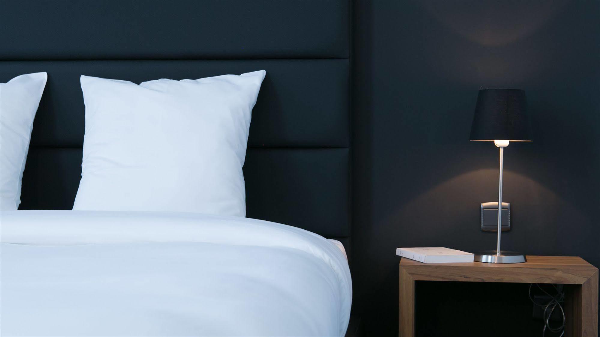 Hotel St James 몽스 외부 사진